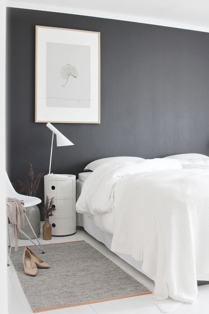 decorar un dormitorio con paredes en color negro